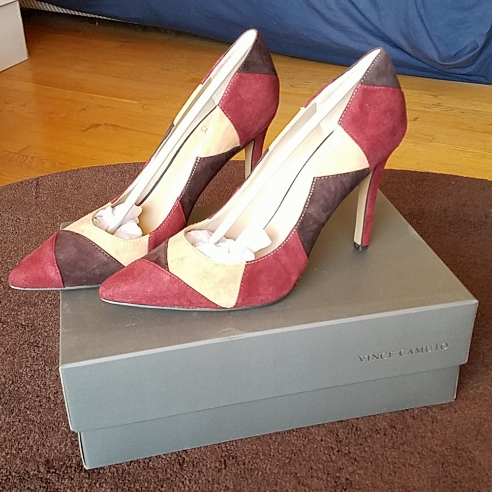 Vince Camuto Suede pumps